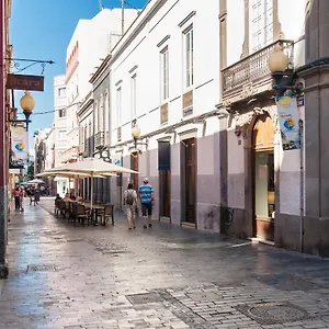 https://flatguest-triana.in-canary-islands.com